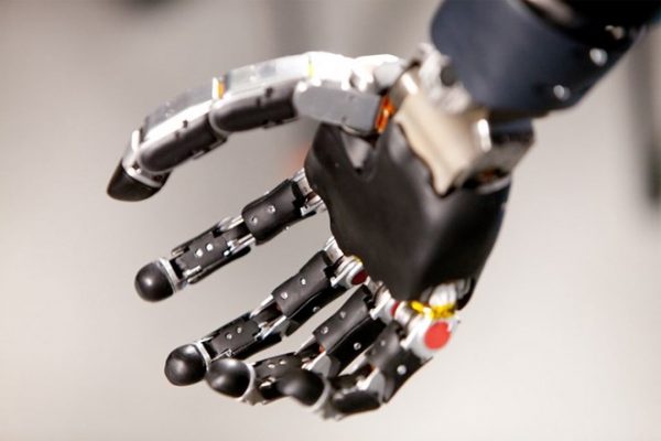 3 Sự thật bất ngờ về cánh tay robot gắp sản phẩm